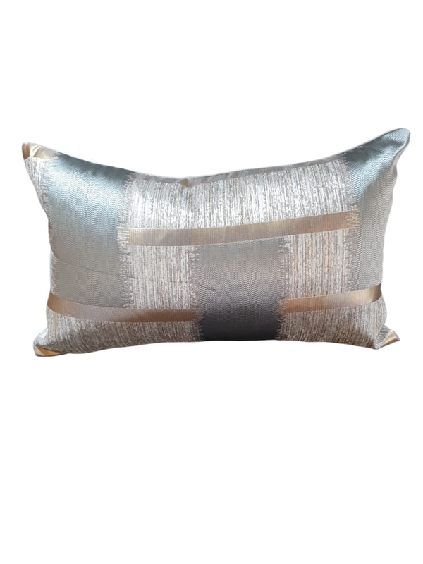 Cojín cruz plateado dorado 50*30
